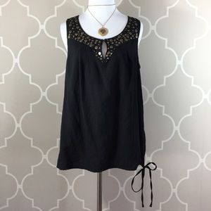 Black M women’s tunic tank w/ detail from Elle